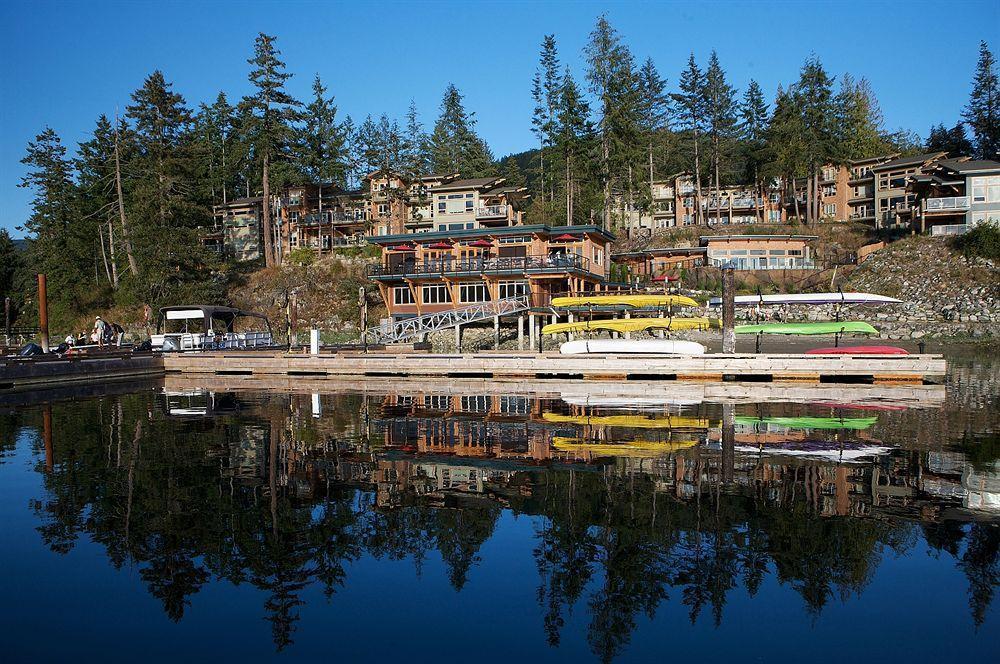 Painted Boat Resort Spa And Marina Madeira Park Exterior photo