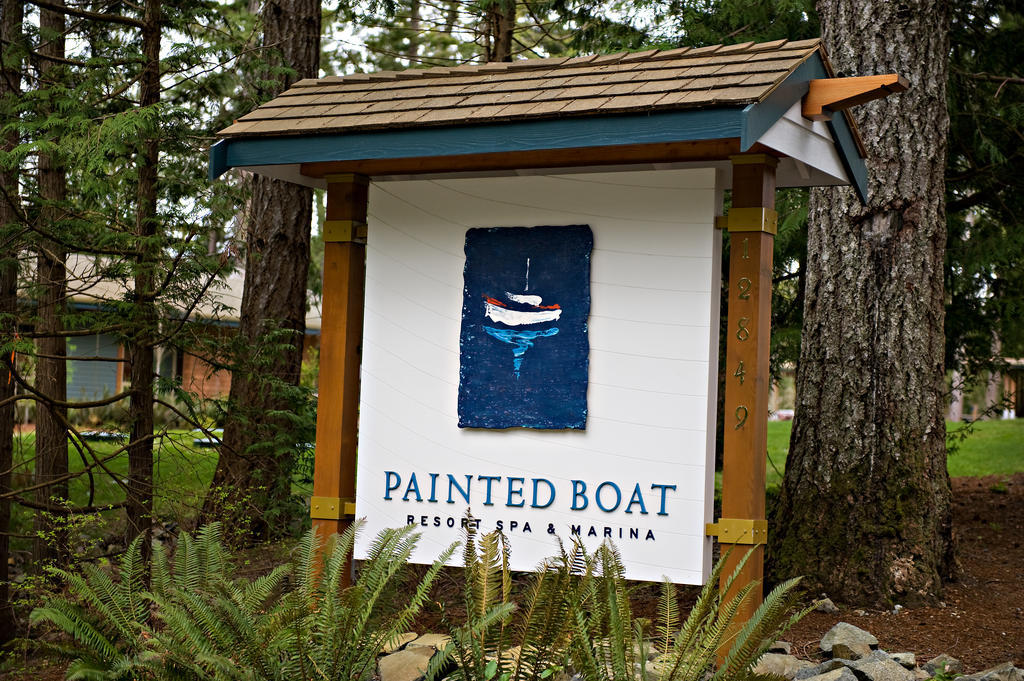 Painted Boat Resort Spa And Marina Madeira Park Exterior photo
