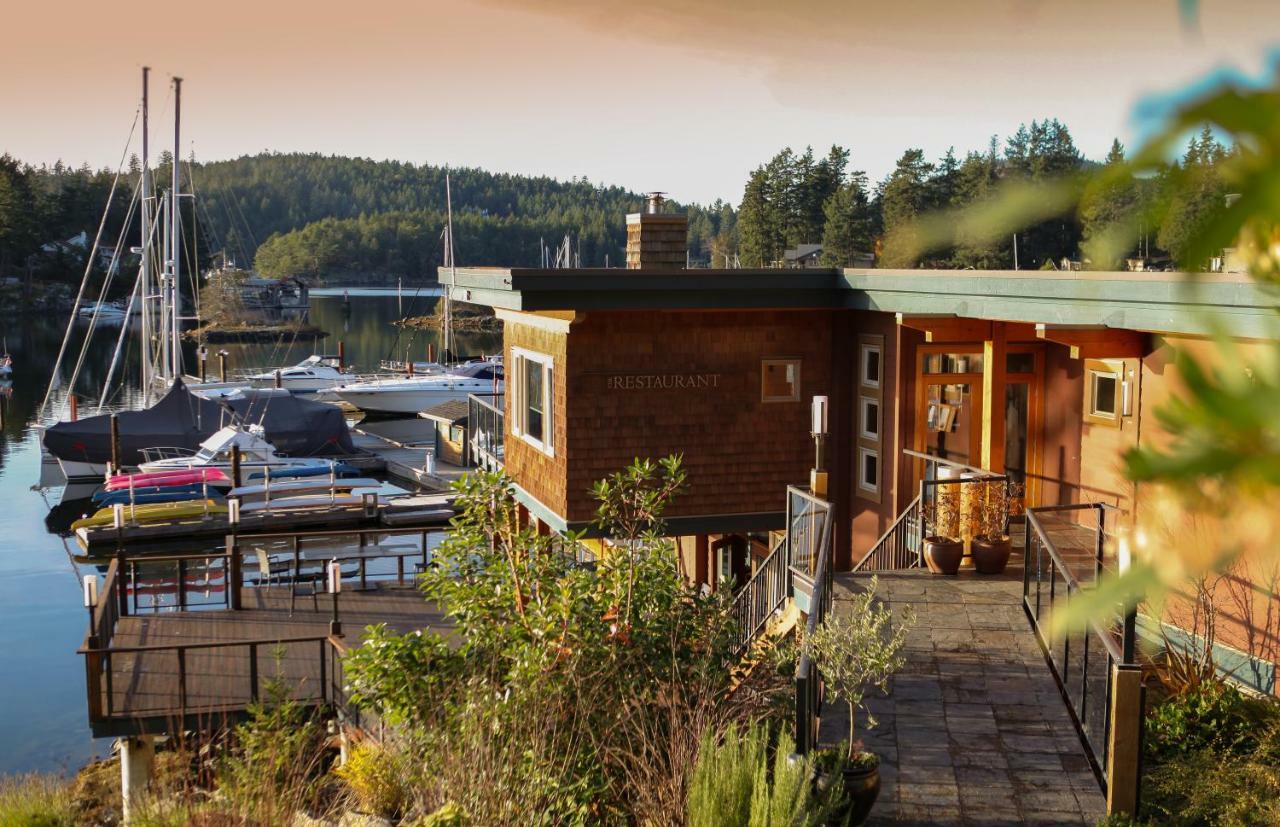 Painted Boat Resort Spa And Marina Madeira Park Exterior photo