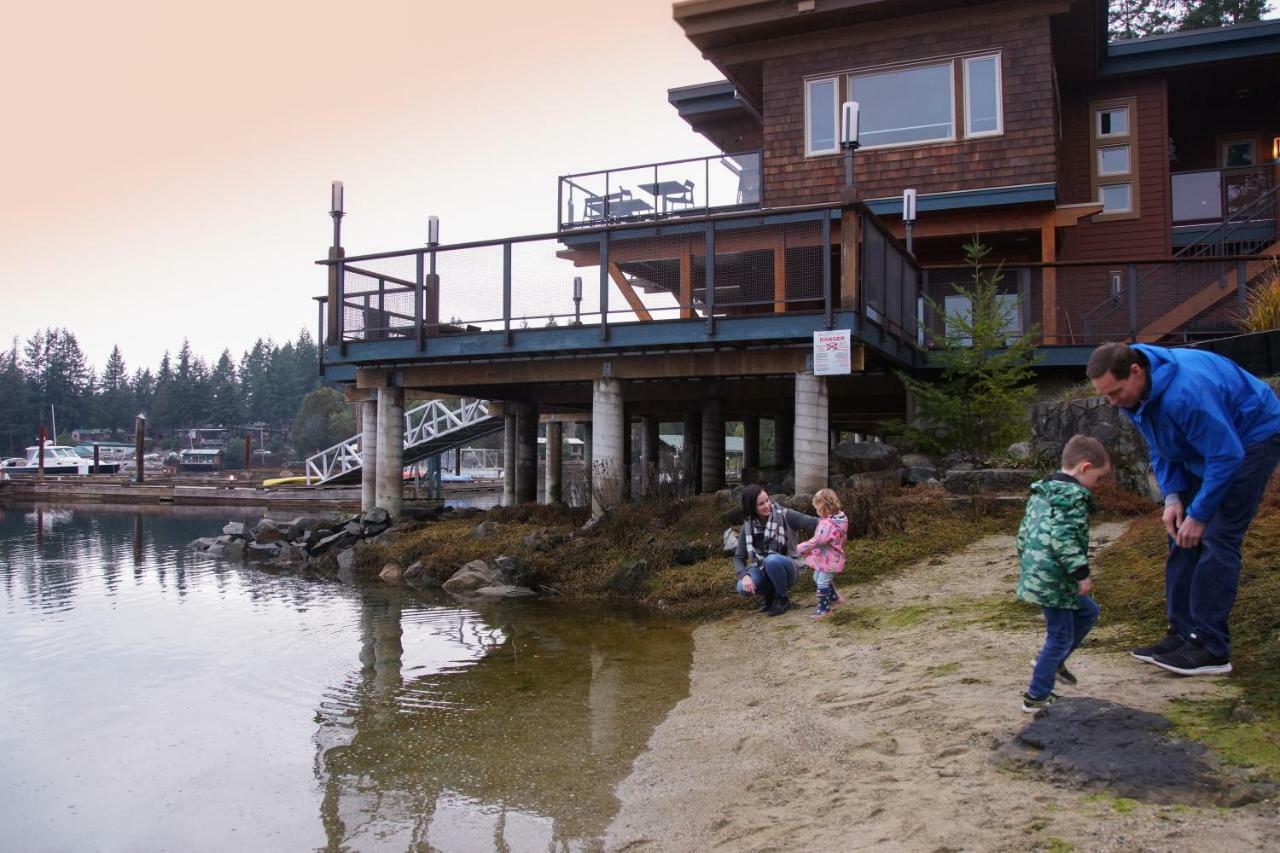Painted Boat Resort Spa And Marina Madeira Park Exterior photo