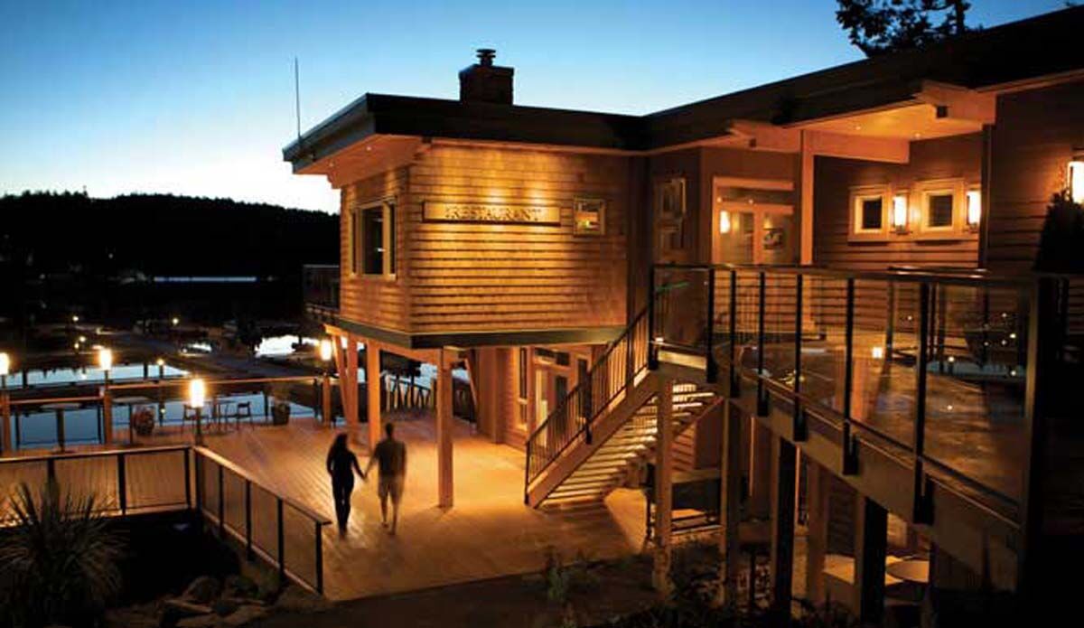 Painted Boat Resort Spa And Marina Madeira Park Exterior photo