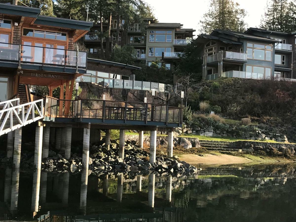 Painted Boat Resort Spa And Marina Madeira Park Exterior photo